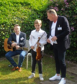 Titus Hammer spielt Geige