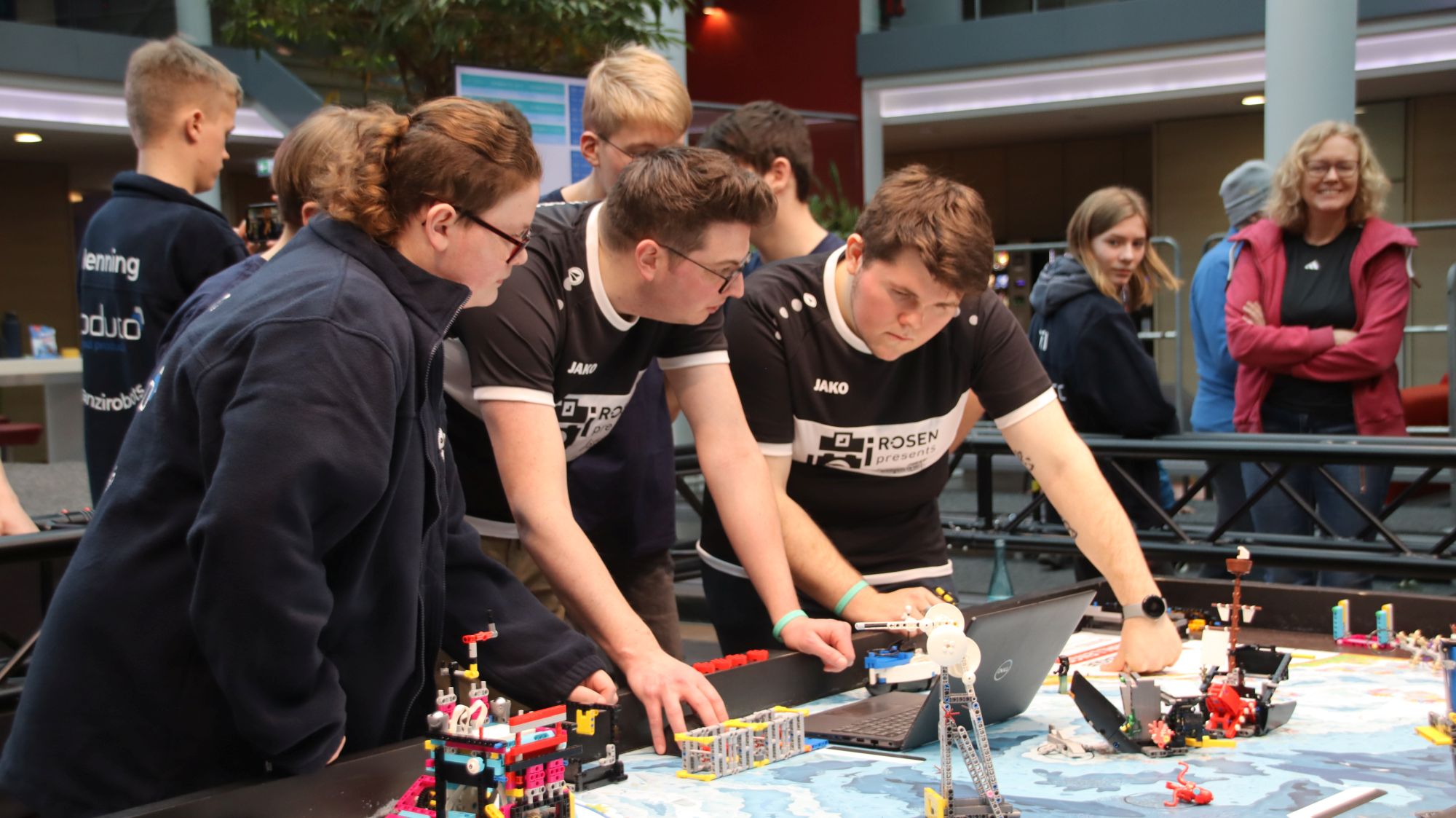 Franziskus Gymnasium siegt bei der First Lego League 2025 in Lingen